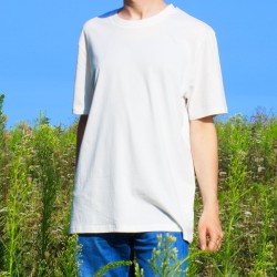 Biene auf Kirschblüte - T-Shirt